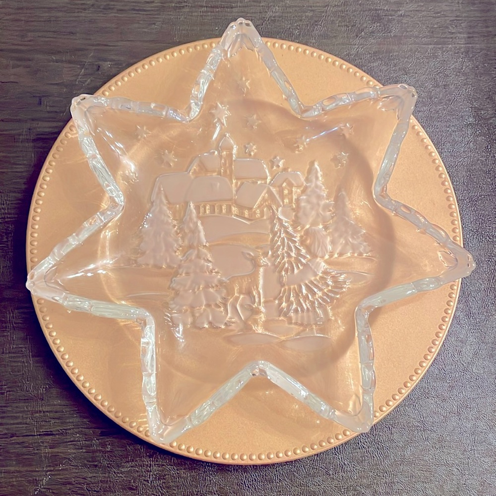 MIKASA Christmas Carol Star Shape Glass Dish / Glass Bowl
